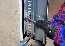 United Garage Doors Austin, TX 512-277-3921 - installation-side